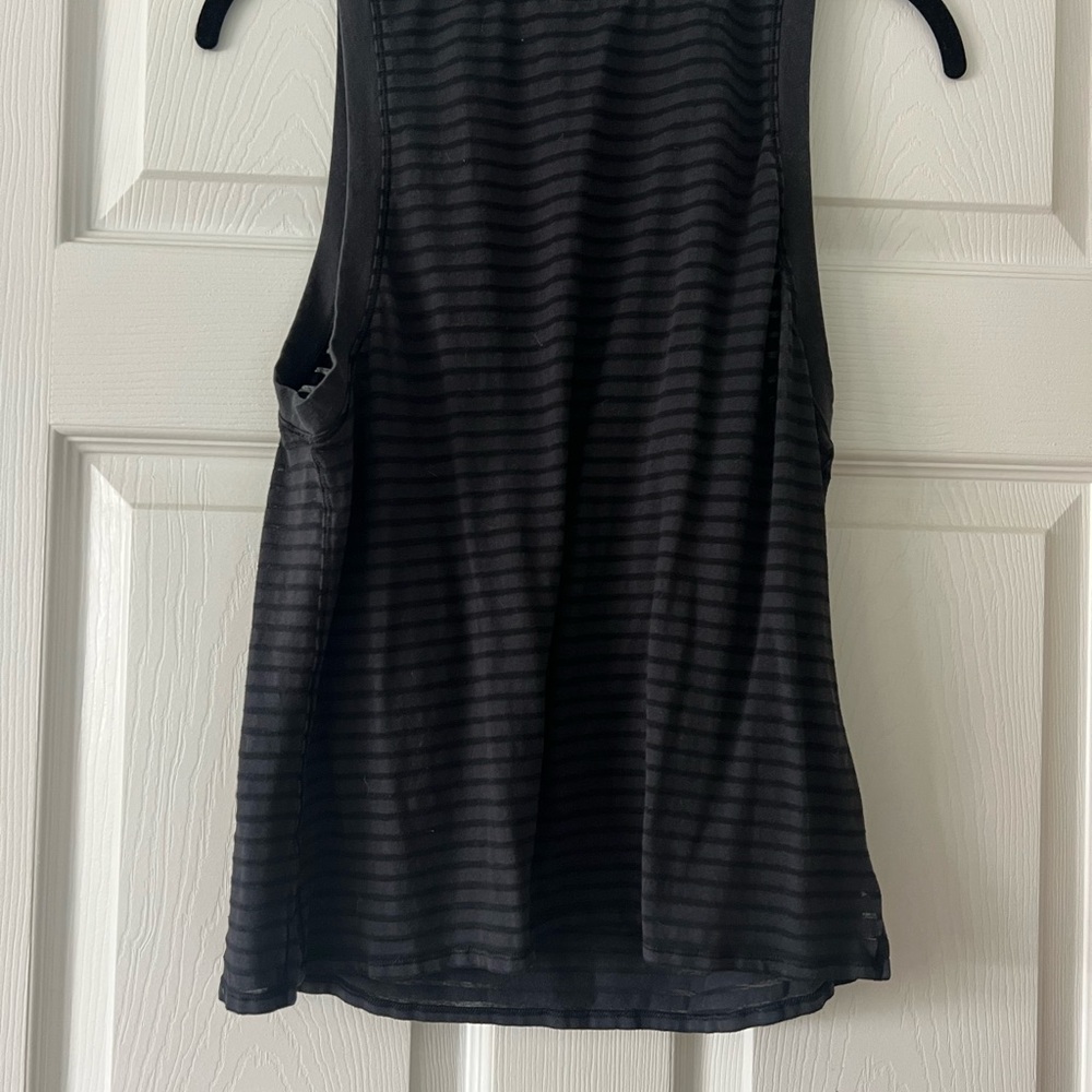 Lululemon Athletica Gray Muscle Tee